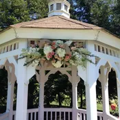 Gazebo FlowerG Wedding Spray