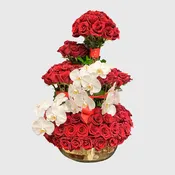 Chic Flowers Arrangement. 300 Roses