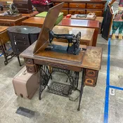 1927 Singer Sewing Machine & Modified Electric Pedal Desk, Sewing Machine Untested