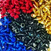 ALUMA PYRAMID SPIKES - 20pk