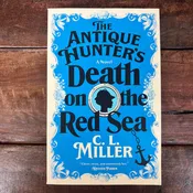 Antique Hunter's Death On The Red Sea - C.L. Miller - Simon and Schuster