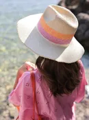 Alannis Hat, Natural
