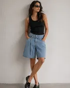 Belted Clean Hem Bermuda - Light Wash