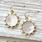 Sunny pearl earrings