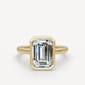 2.75ct Emerald Bezel Glow