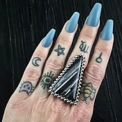 GEMSTONE Large Triangular Mexican Banded Agate Ring: Size 9.5