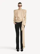 Blouse épaulée nouée en soie charmeuse