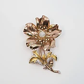 1940s Crown Trifari Alfred Philippe Rhinestone Flower Fur Clip Brooch — New Pagoda Specialty