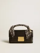 Kleine Venezia Bag aus schwarzem Palmellato-Leder mit Seidentuch und Charm