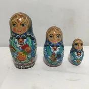 3pc Painted Wood Nesting Dolls Set