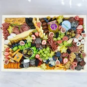 Premium Charcuterie Box – Gourmet Meat & Cheese Spread