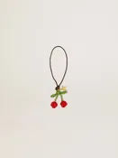 Charm-Anhänger aus Perlchen in Kirschform