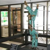 Acrobat Kids Staue
