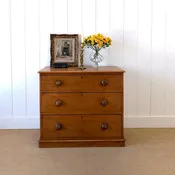 A 19th Century English Pine Chest of Drawers/Dresser