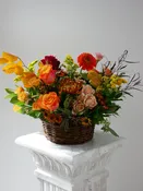 SEASONAL FLOWER BASKET