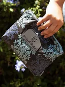 ALOHA COLLECTION X HIC SMALL REVERSIBLE POUCH - AKULIKULI