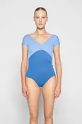 Alicia Techni/Short-Sleeves