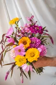 Stellar Bouquet Flowers and Vase (Large Size)