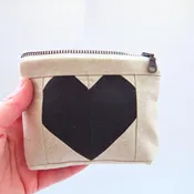 Black Heart Quilted Linen Bag – Mini Zipper Coin Pouch