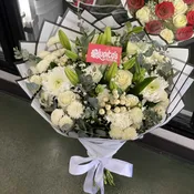 #4 Elegant White Mix Bouquet