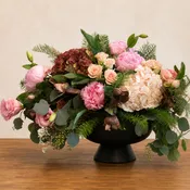 Glamorous Garden: A Breathtaking Floral Arrangement