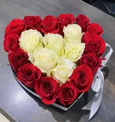 20 Heart- Shaped Box With Red-White Roses
