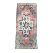 2'7"x5'8" Handmade Vintage Wool Rug