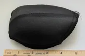 3/8" molded shoulder pads, black