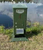 American Fish Feeder 70 lb with Solar Panel