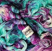 Black Cat Fibers – Alexandrite Essential DK | Superwash Merino, 231 Yards