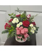 BASKET WITH SANTA PICK