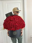 150 Roses Grand Box