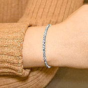 2.85 carats Brilliant cut Diamond Flex Cuff Bracelet in White Gold