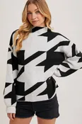 Bluivy - HOUNDSTOOTH MOCK NECK LOOSE FIT KNIT SWEATER