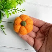 Mini Felt Pumpkins