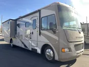2014 WINNEBAGO VISTA 35B