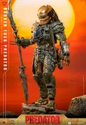 Broken Tusk Predator – Sixth Scale Figure by Hot Toys