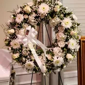 Classic Wreath Tribute