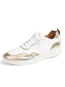 Travel Sneaker