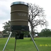 300# 12 Volt Deer Feeder