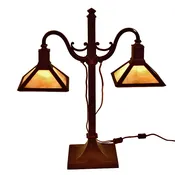 American Arts and Crafts Table Lamp with Slag Glass Panels