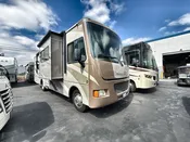 2014 WINNEBAGO VISTA 30T