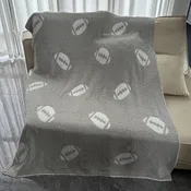 BALL PATTERN KNITTED BLANKET