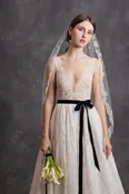 Fingertip Chantilly Lace Veil — Atelier des Modistes