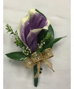 B5 CALLA BOUTONNIERE