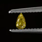 0.12ct DIAMOND GIA CERTIFIED FANCY VIVID YELLOW PEAR SHAPE NATURAL LOOSE CANARY