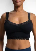 1016 Solid Bra With Lace Trim