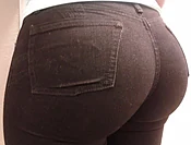 Test: Extreme Black Straight Leg With Extra Lift Extra Lycra