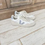 Veja V-90 Leather White Steel Size 9