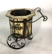 OCTAGONAL CARRIAGE PLANTER